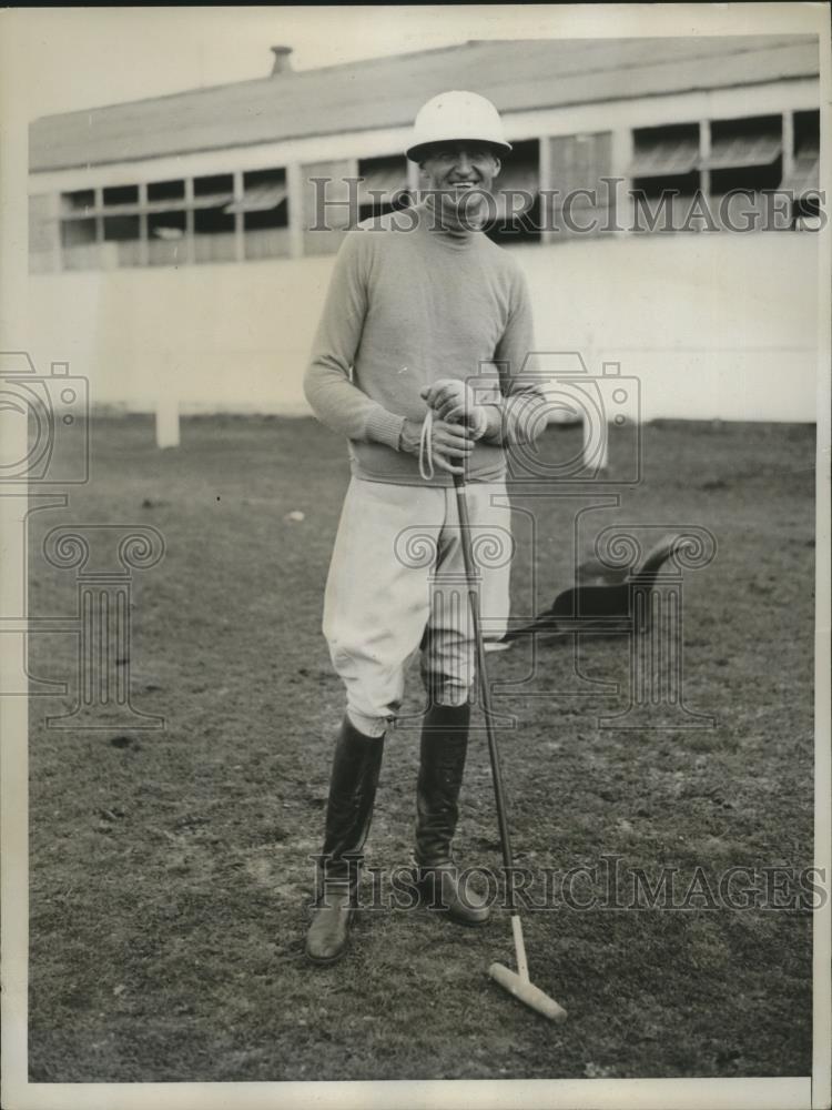 1934 Press Photo Elmer Boeseke West Polo team member at Meadowbrook NY - Historic Images