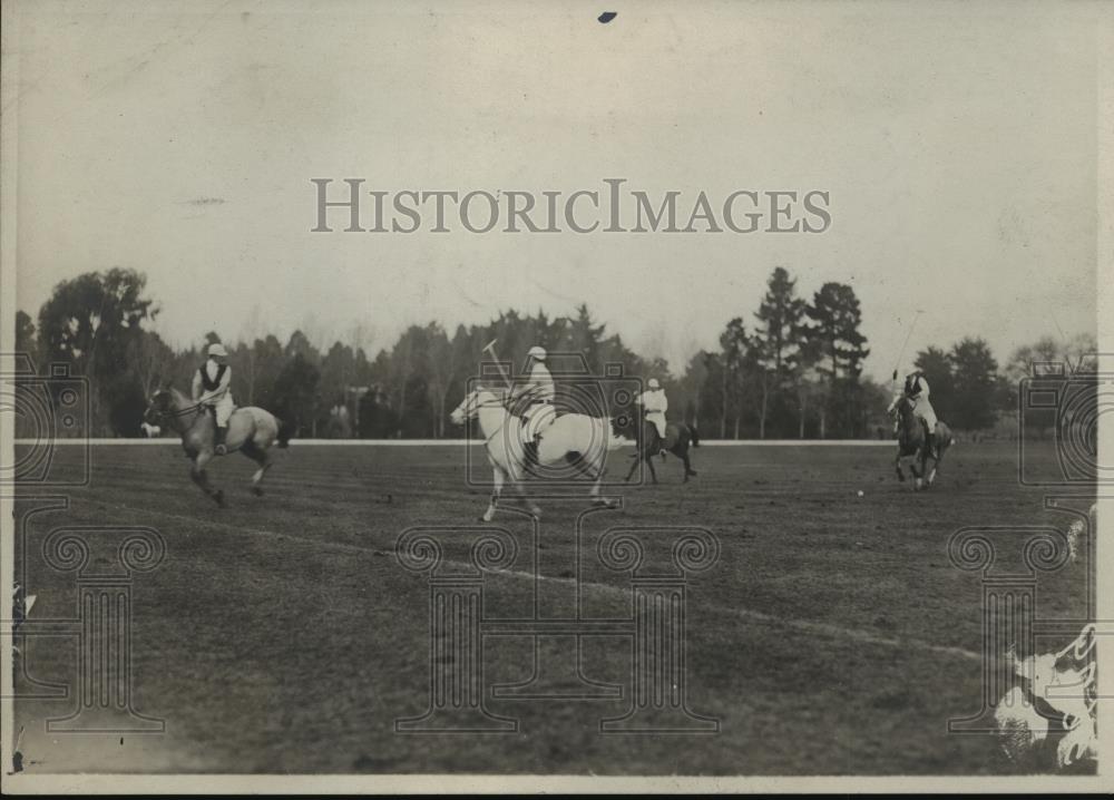 1923 Press Photo Two opposing teams in polo action on the field - net34065 - Historic Images
