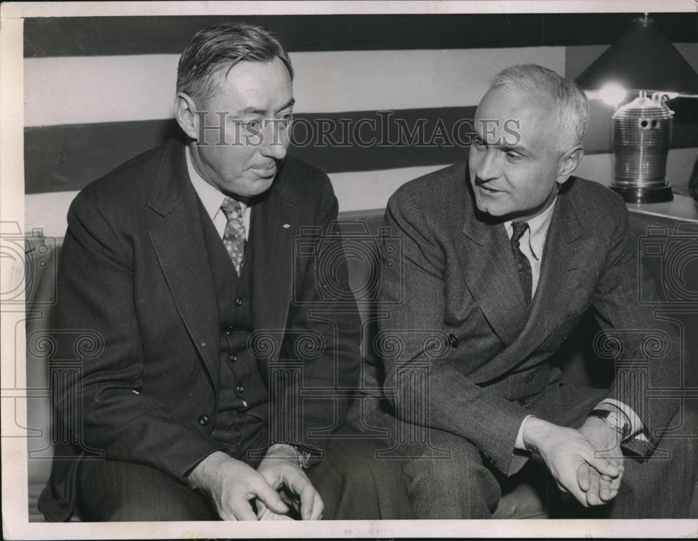 1935 Press Photo Frank Schmidt and Bernie Bierman at Big Ten Conference - Historic Images