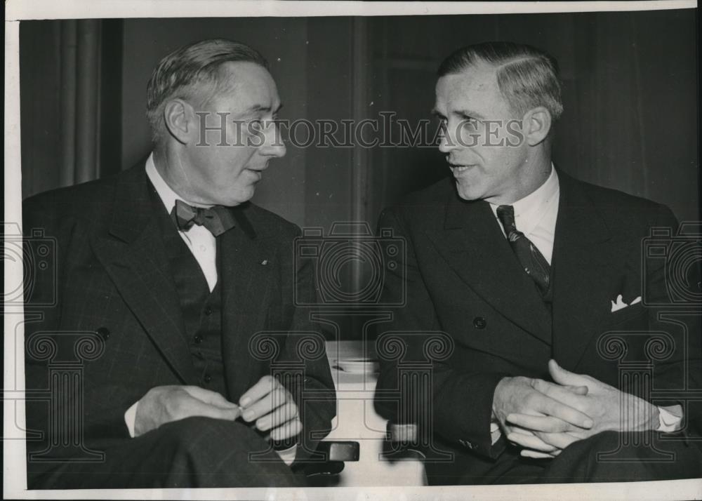 1937 Press Photo. Coachs Frncis Schmidt of Ohio St & Clark Shaughnessy of Chicag - Historic Images