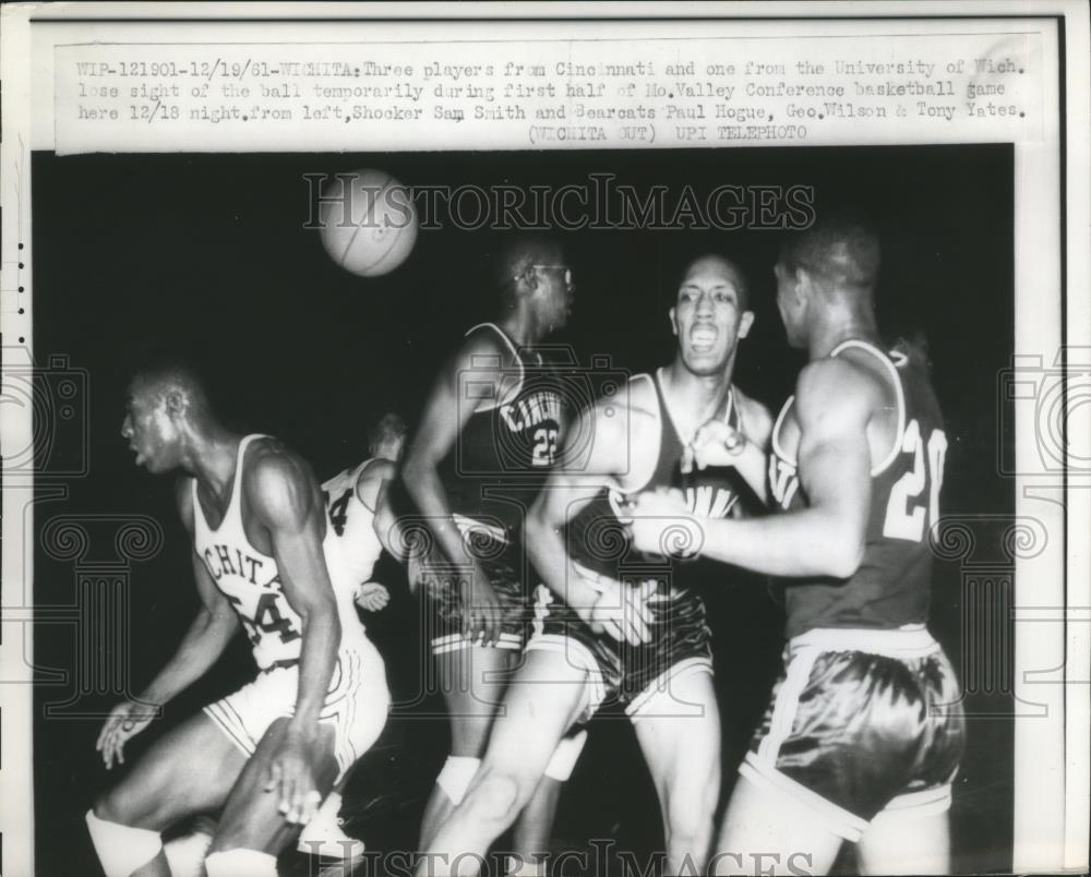 1961 Press Photo Mo Conference basketball Sam Smith, Paul Hogue - net33065 - Historic Images