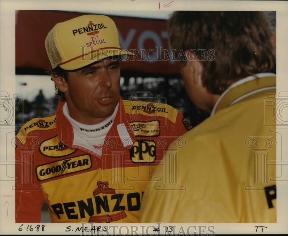 1988 Press Photo Car Racing driver - orc04303 - Historic Images