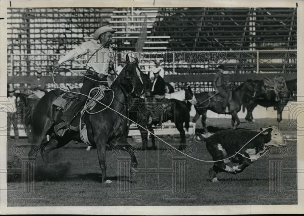 1963 Press Photo Jerry Anderson rode high in the saddle at the Pendleton - Historic Images