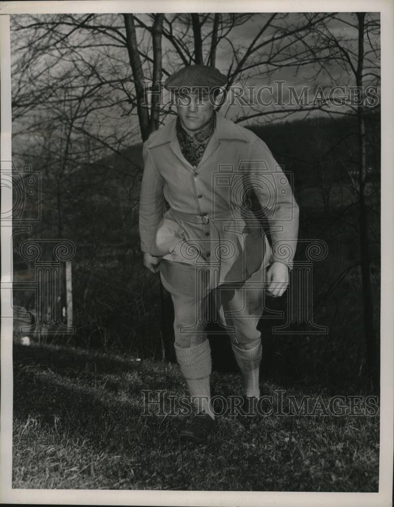 1938 Press Photo Boxer Tommy Farr at Pompton Lakes NJ training camp - net30439 - Historic Images