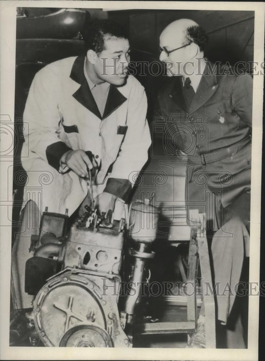 1949 Press Photo Champ Joe Louis & Captain Abraham Arest at a Chicago school - Historic Images