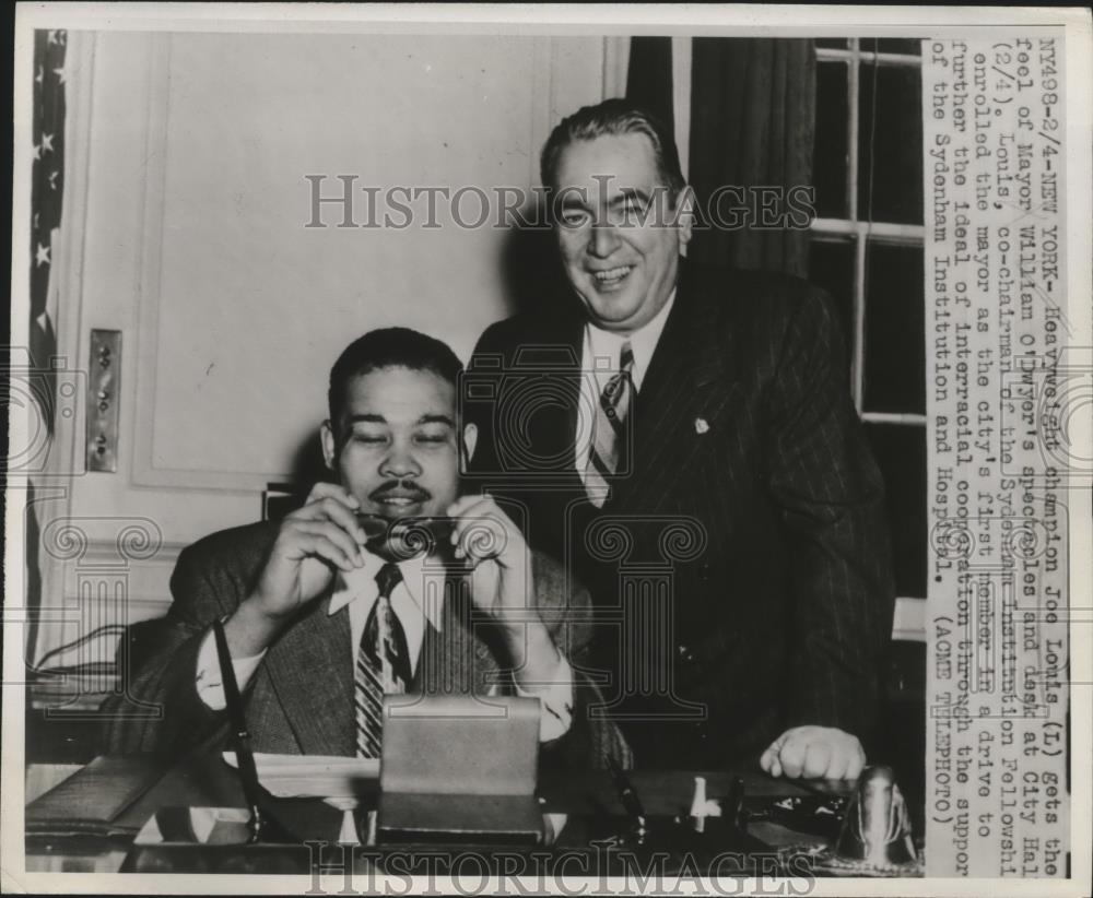 1948 Press Photo Champ Joe Louis &amp; NYC Mayor William O&#39;Dwyer at city hall - Historic Images