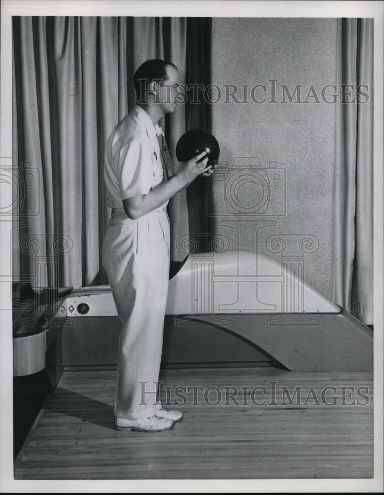 Bowler Billy Welu in practice on a lane 1959 Vintage Press Photo Print ...