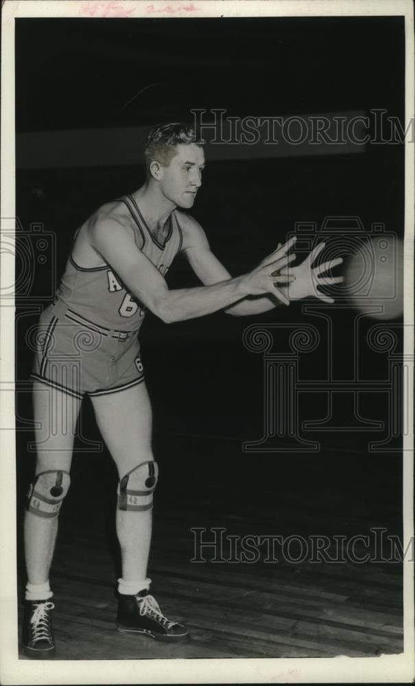 Press Photo Jack Herron Playing Basketball - net31530 - Historic Images
