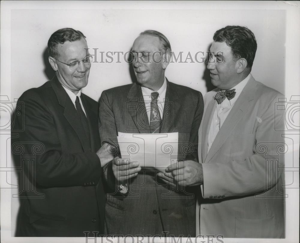 1954 Press Photo Ken Tug Wilson, Richard Larkin, Edgar Hardin Big Ten meeting - Historic Images