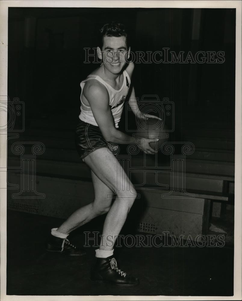 1946 Press Photo Paul Natolitano, Forward, Basketball - orc00044 - Historic Images