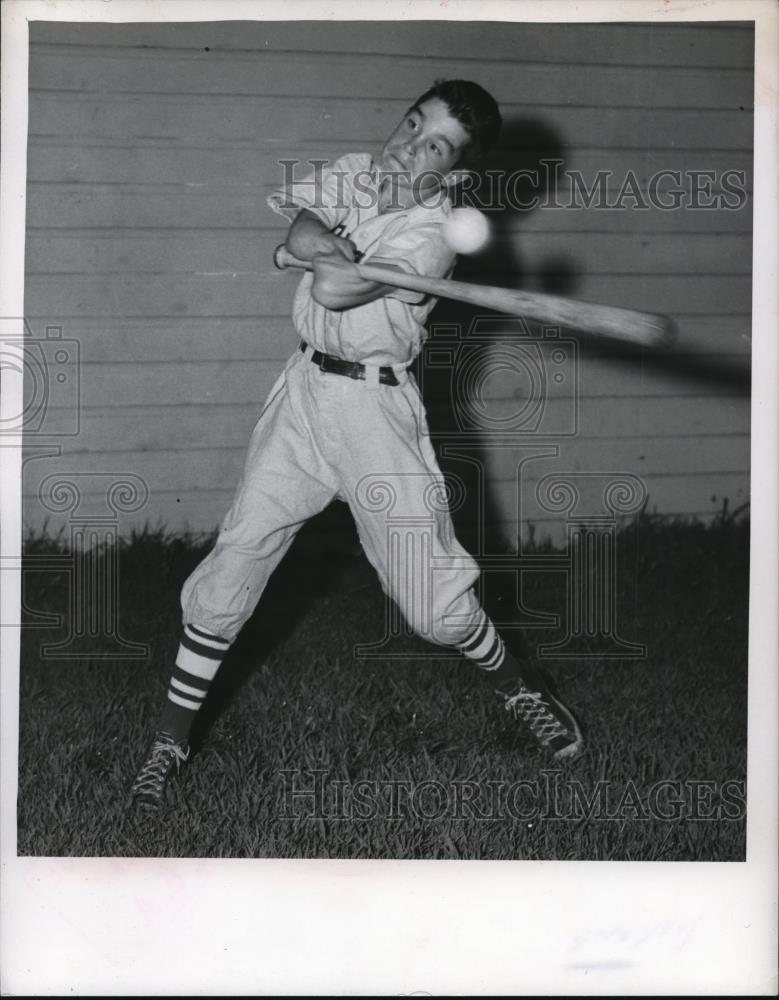 Press Photo Baseball player Tommy Herbert of Euclid Ohio - net29989 - Historic Images