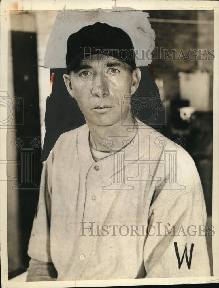 1933 Press Photo Alex McColl in a baseball uniform - net30081 - Historic Images