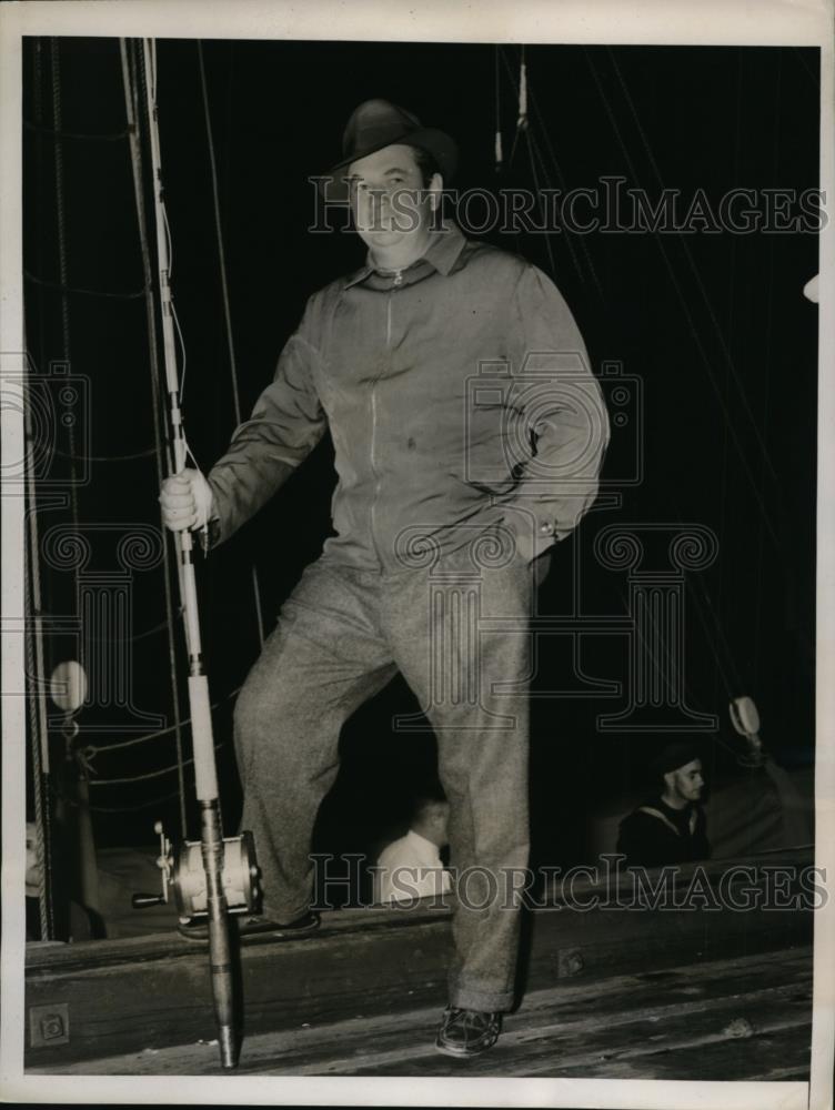 1938 Press Photo Paul Townsend of Skippers America's Tuna Team  - nef47148 - Historic Images