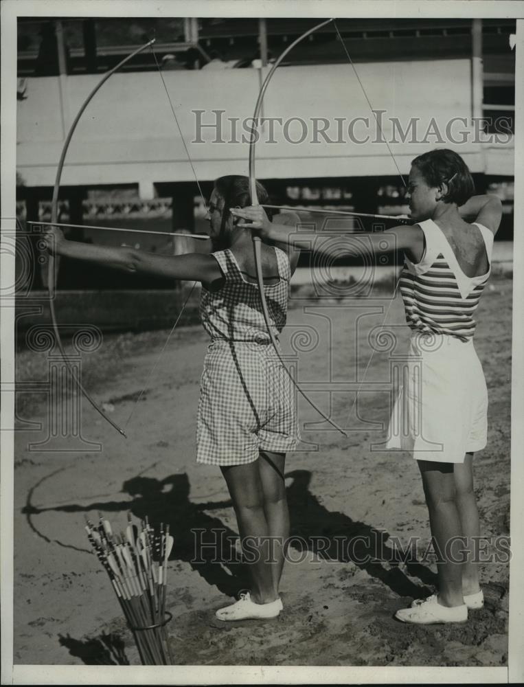 1933 Press Photo sisters Jean Bailard, Jacque Bailard, expert archers - Historic Images