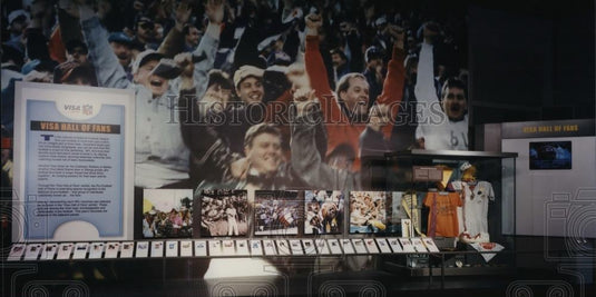 Press Photo Visa Hall of Fans - cva21235 - Historic Images