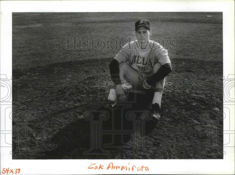 1992 Press Photo University's Zak Ammirato plays for UCLA Titans baseball team - Historic Images