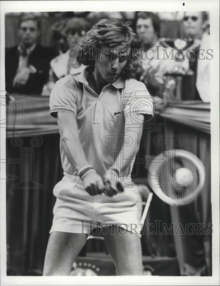 1976 Press Photo Tennis star Bjorn Borg swings for the ball - sps00321 - Historic Images