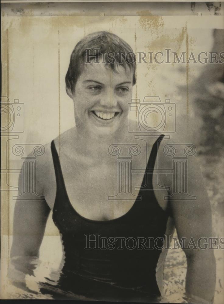 1973 Press Photo Swimmer Lynn Colella is all smiles - sps00376 - Historic Images