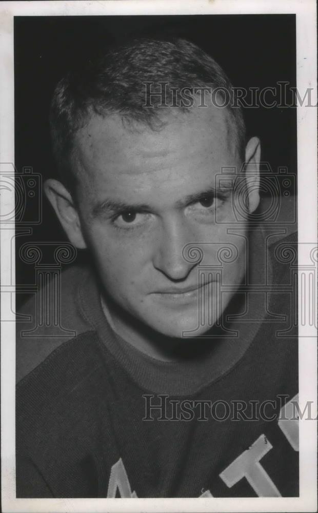 1965 Press Photo Hockey player Vince Collins - sps00394 - Historic Images