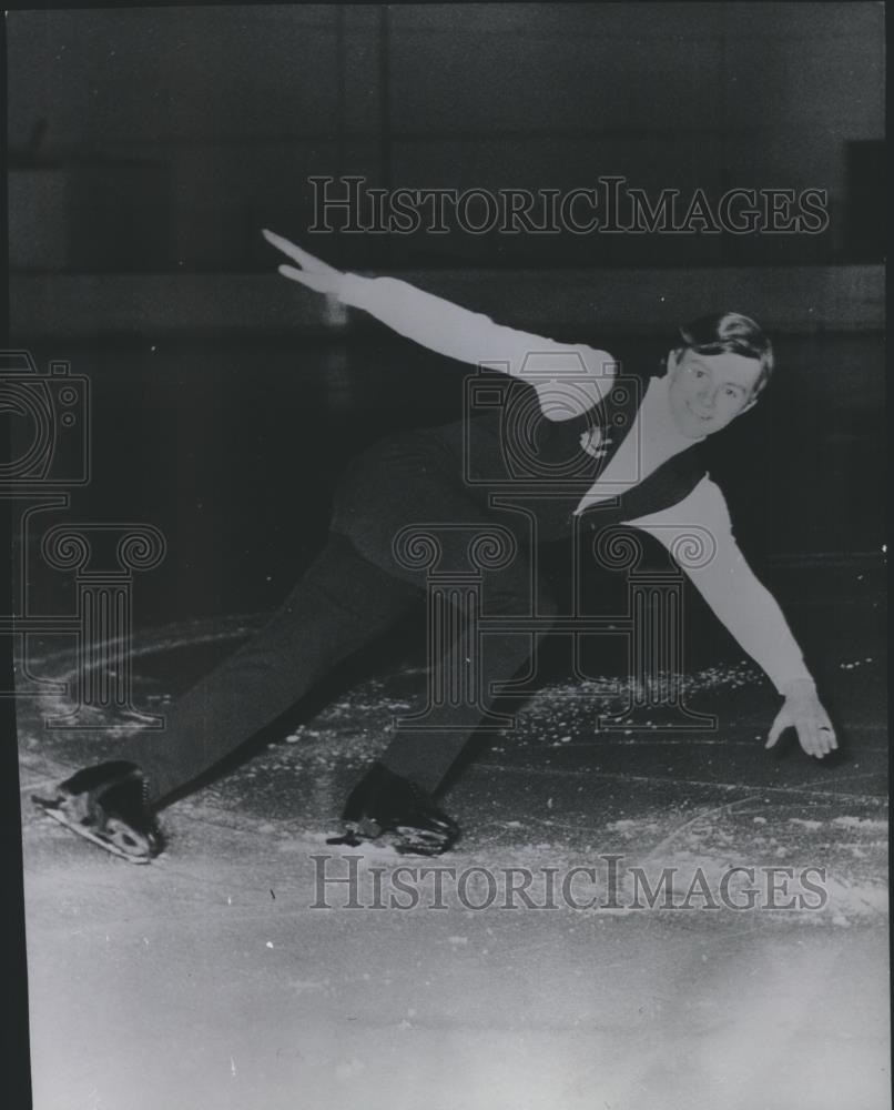 1971 Press Photo Skating star Paul Bonenfant puts in hours of practice - Historic Images