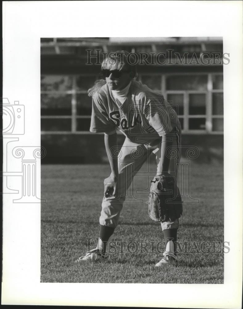 1992 Press Photo Salk Junior High School softball player, Mellissa Chadwick - Historic Images