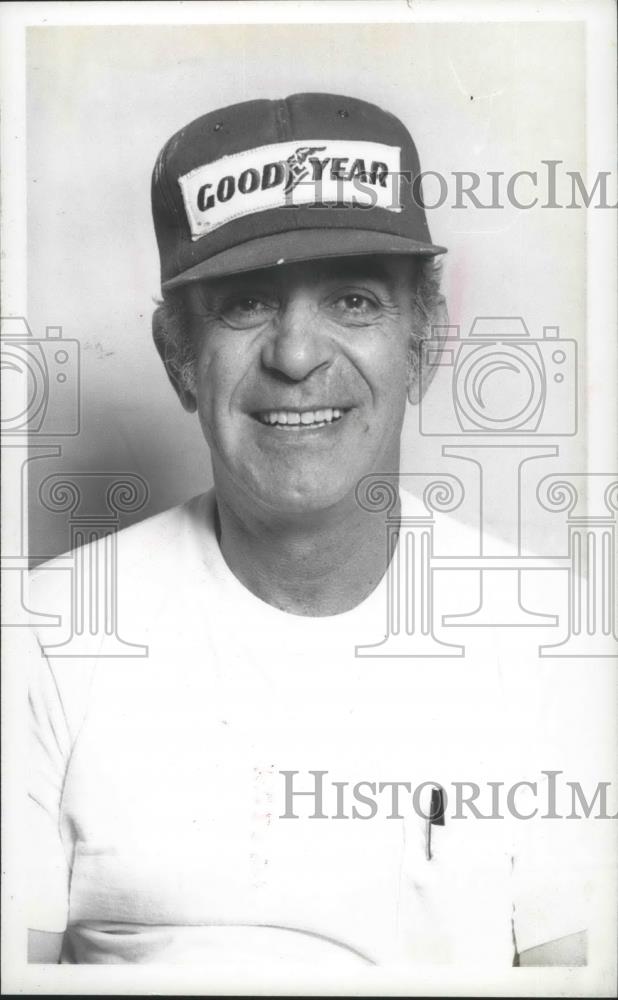 1982 Press Photo Hockey Carl&#39;s Cirullo is all smiles - sps00910 - Historic Images