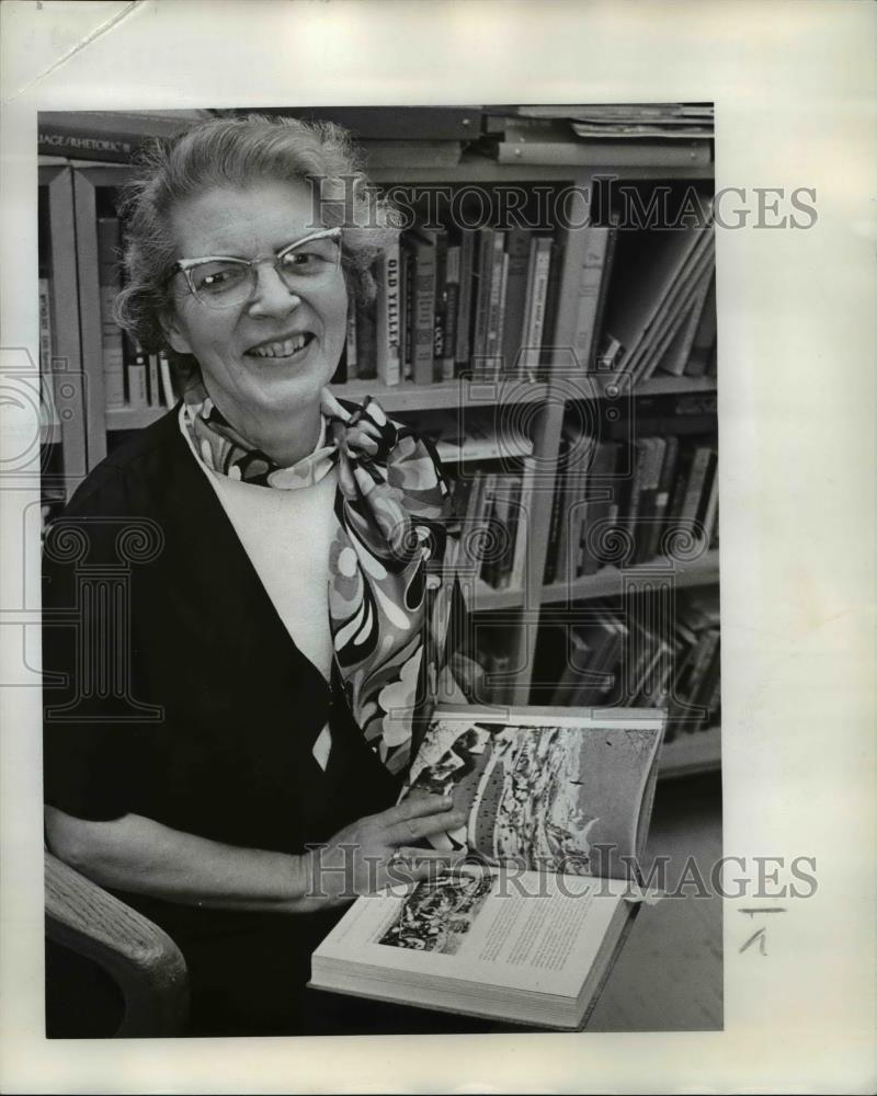 1970 Press Photo Marian Zollinger, supervisor of Portland Public Schools. - Historic Images