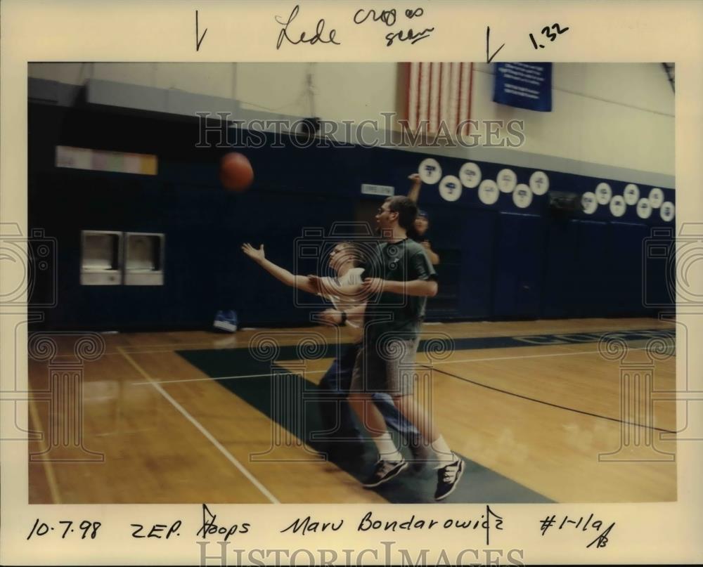1998 Press Photo Basketball - orb01154 - Historic Images