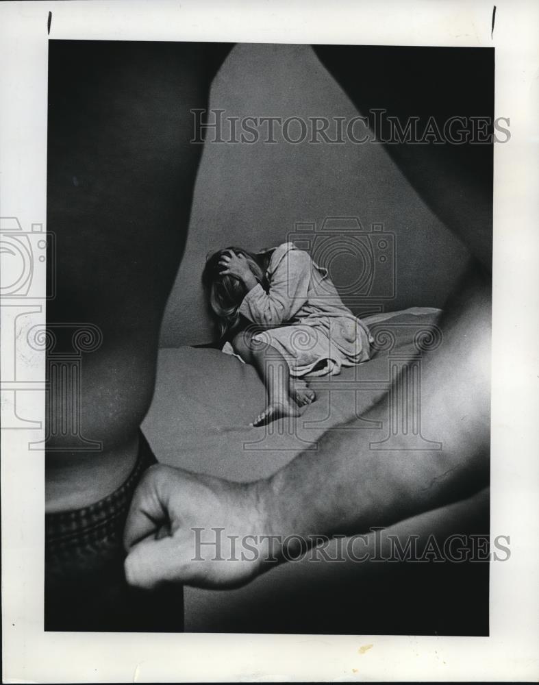 1977 Press Photo Problems faced by battered wives in Oregon - orb03848 - Historic Images