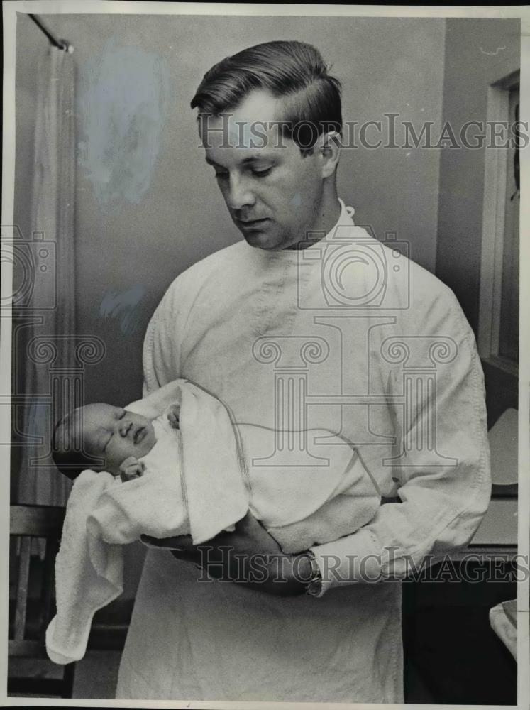 1967 Press Photo Abandoned Baby is Listed in Satisfactory Condition at Hospital - Historic Images