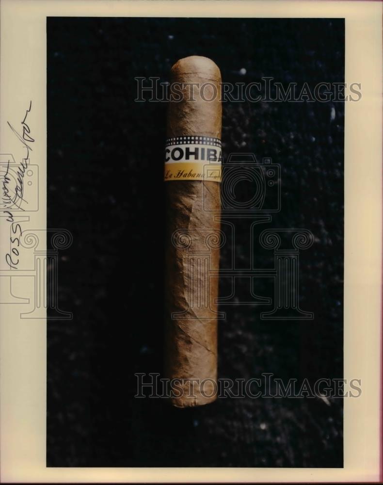 1999 Press Photo Cigar - orb04777 - Historic Images