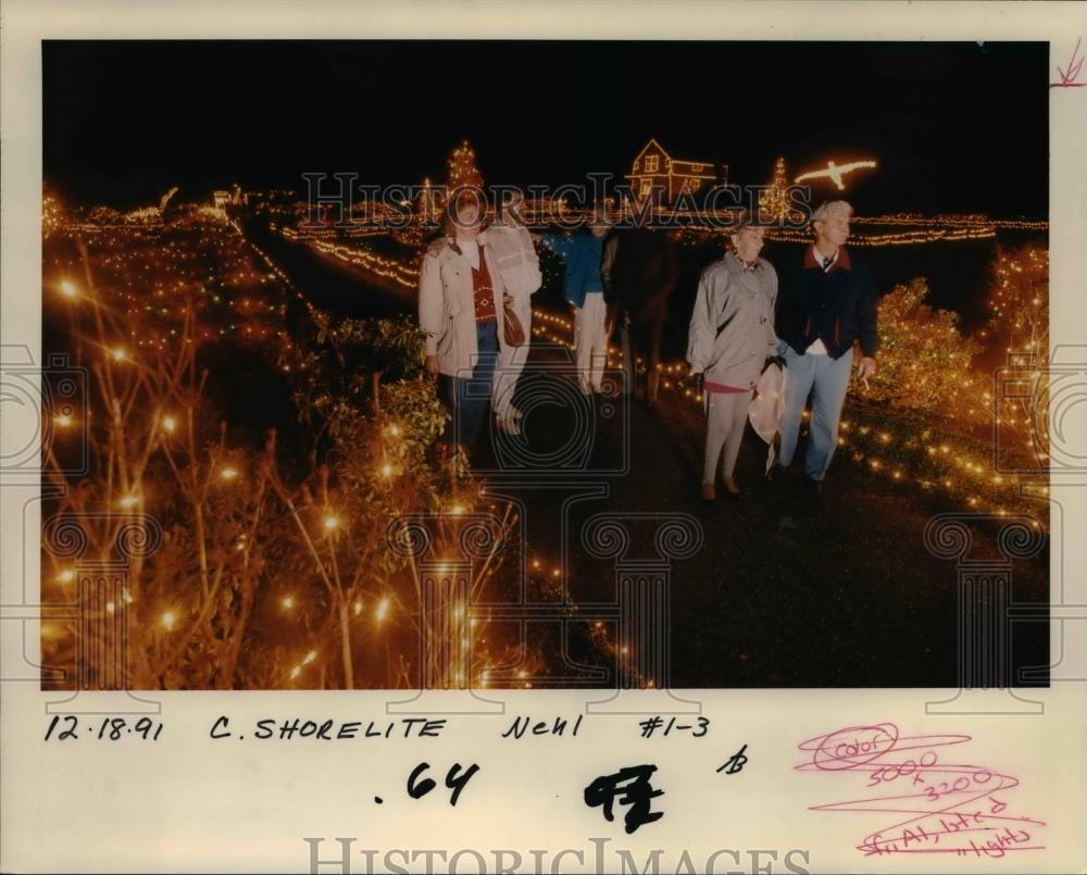 1991 Press Photo Karen &amp; Doug Kime, Mary &amp; Neil Bone, Bev &amp; Doug Jones in Lights - Historic Images