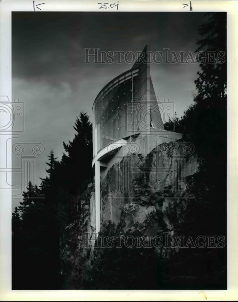 1991 Press Photo Marilyn Moyer Meditation Chapel Architects awards - orb06563 - Historic Images