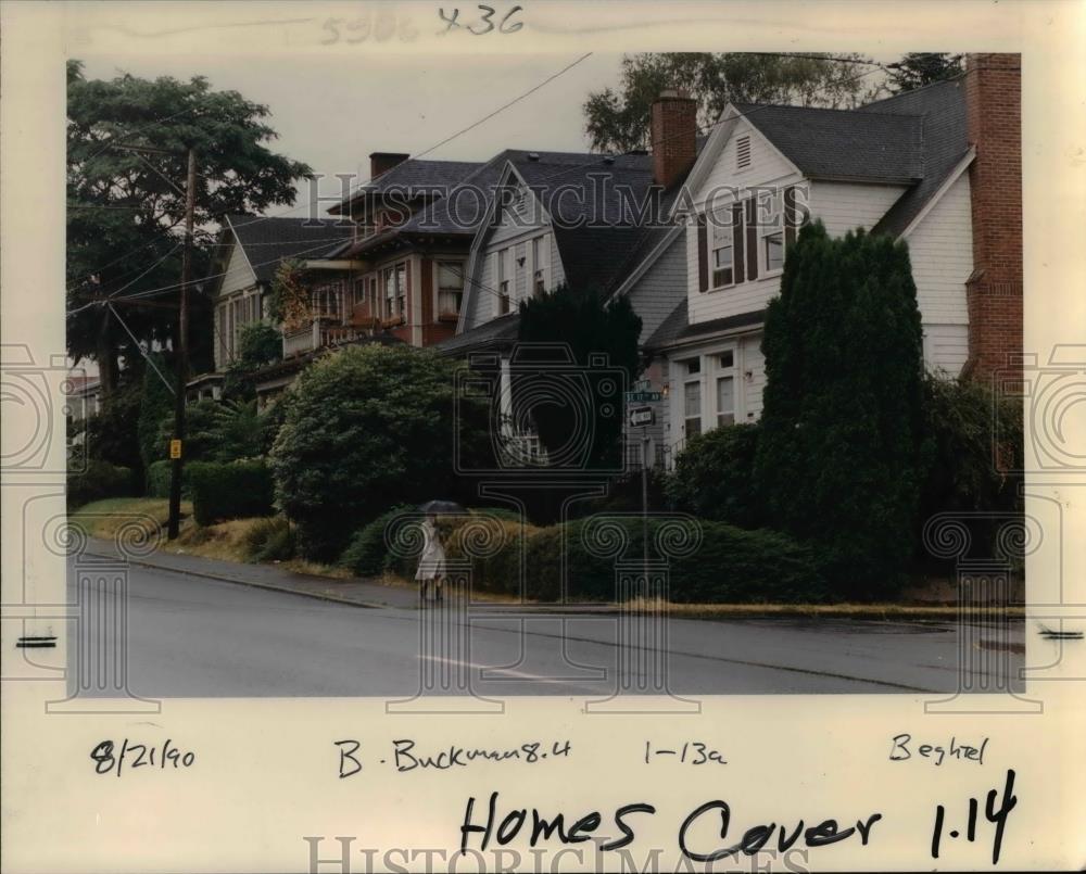 1990 Press Photo Southeast Portland's Buckman neighborhood has many older house - Historic Images