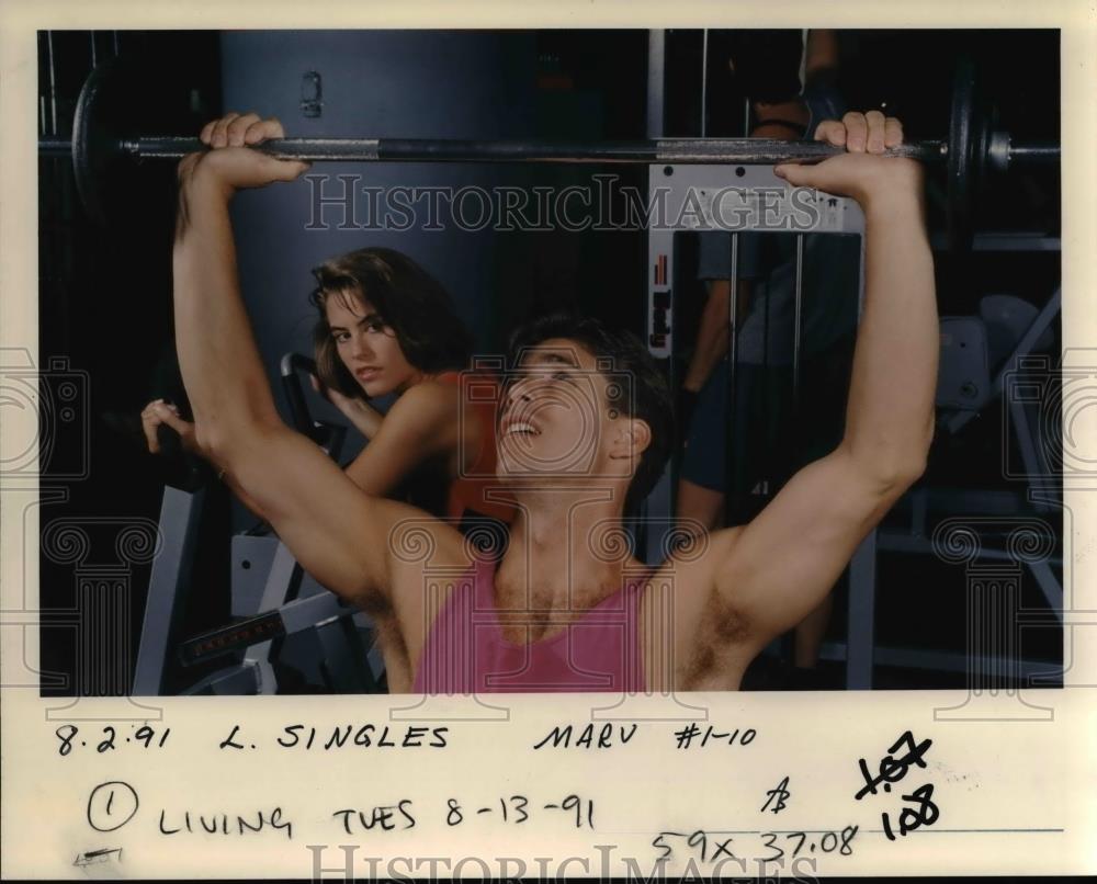 1991 Press Photo Singles can find possible dates at Gold&#39;s Gym in N. Portland - Historic Images