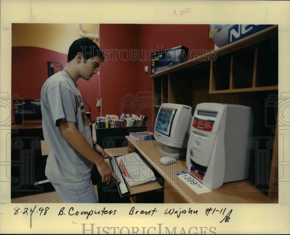 1998 Press Photo Computers - orb08377 - Historic Images