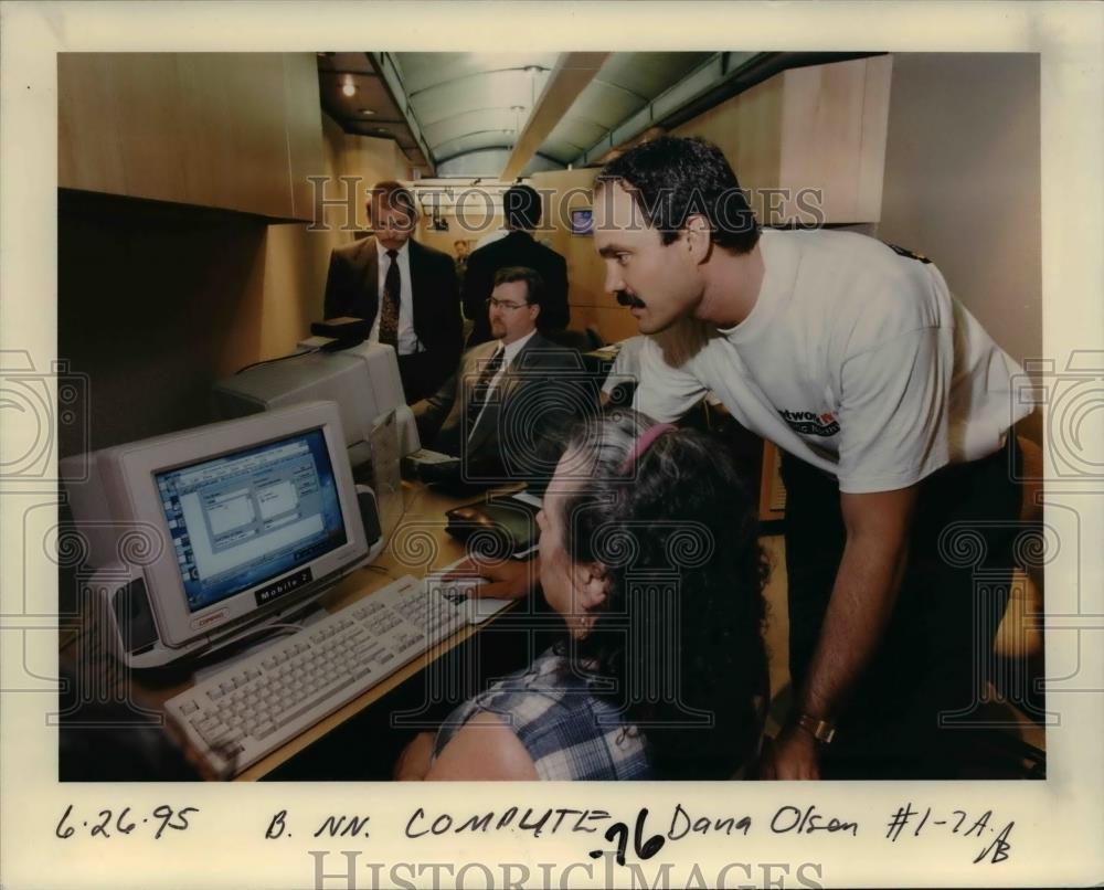 1995 Press Photo Cyber Rig at MCI Telecommunications Corp  - orb08600 - Historic Images