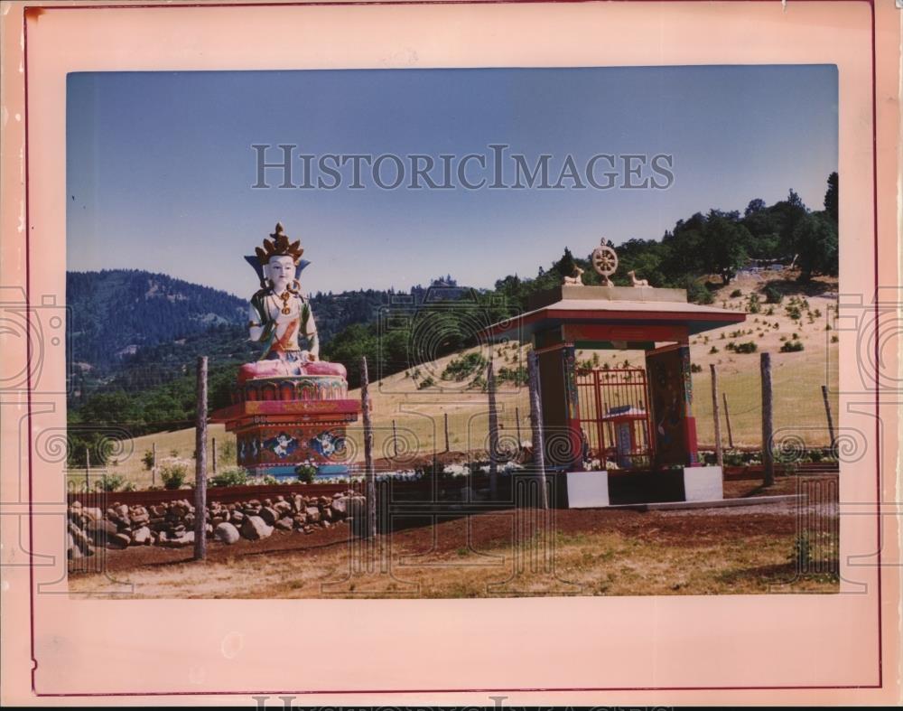 1985 Press Photo A Gaily Painted Statue of Vajrasatva, the Buddhist - orb08911 - Historic Images