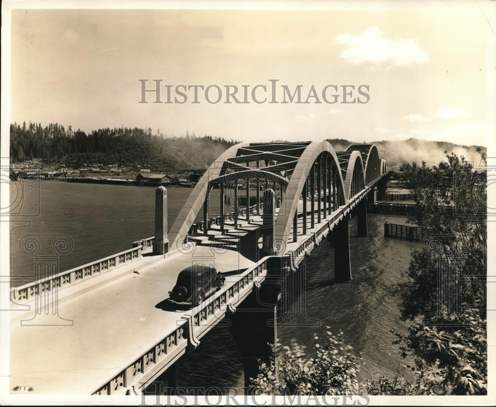 Press Photo Umpqua River Bridge from the North Approach - orb08942 - Historic Images