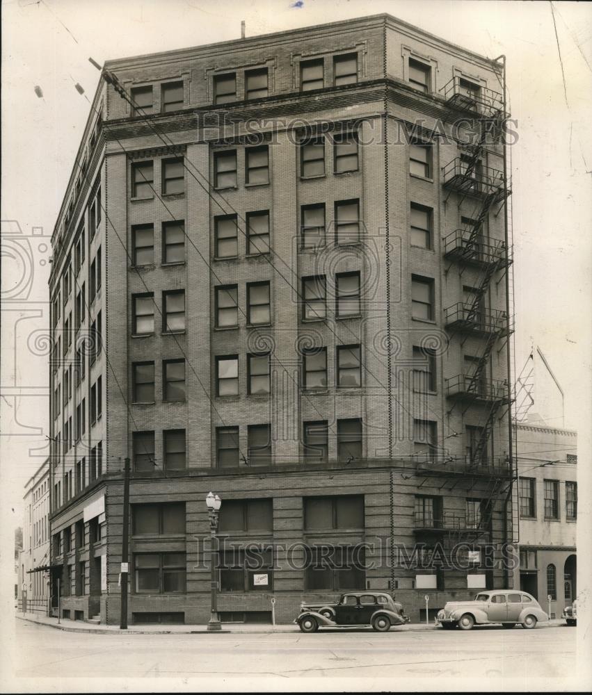 1946 Press Photo Neustadler Building, eighy story building at S.W. 5th Ave. - Historic Images