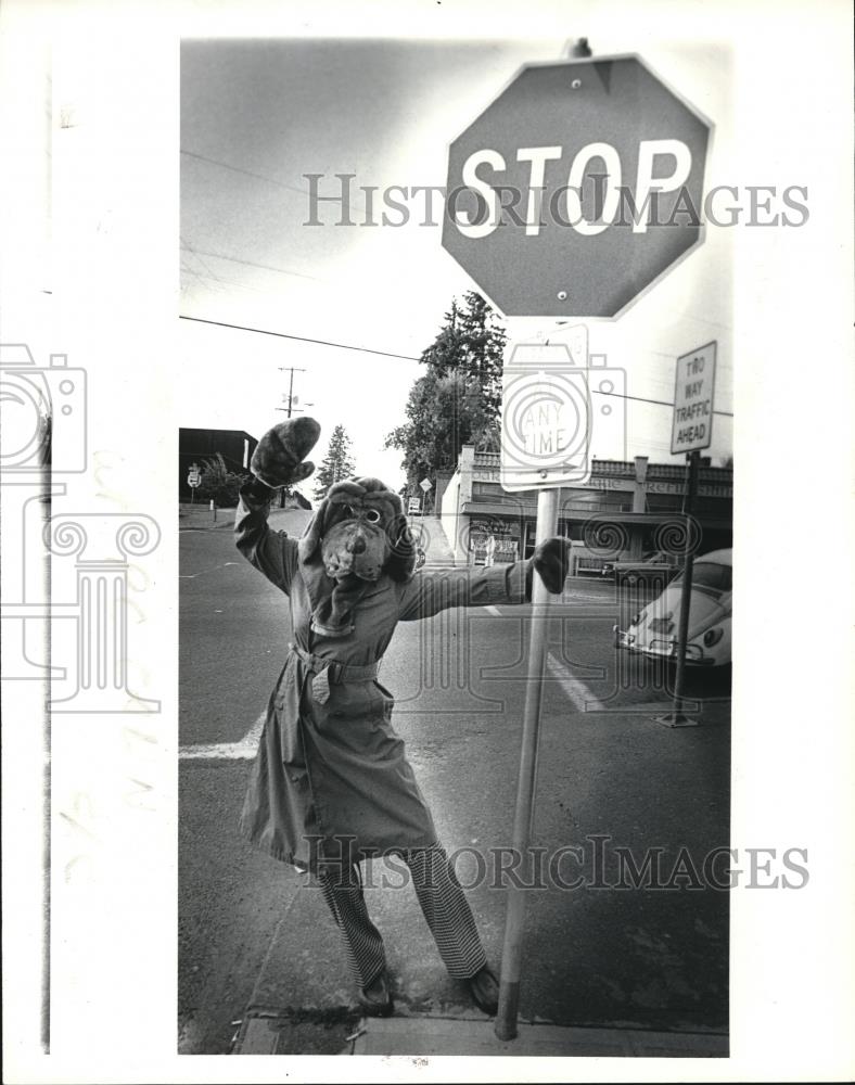 1980 Press Photo McGruff, the new national symbolic of crime prevention was - Historic Images