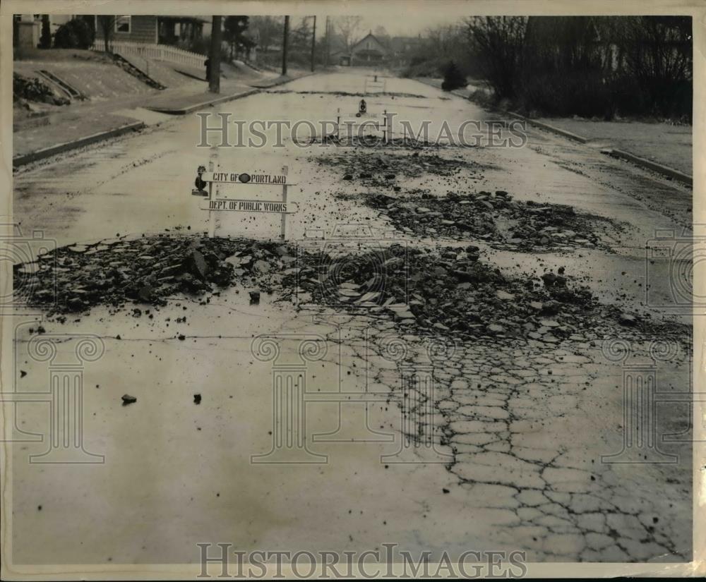 Press Photo Worst damage inflicted on Portland Streets, N. Kilpatrick St. - Historic Images