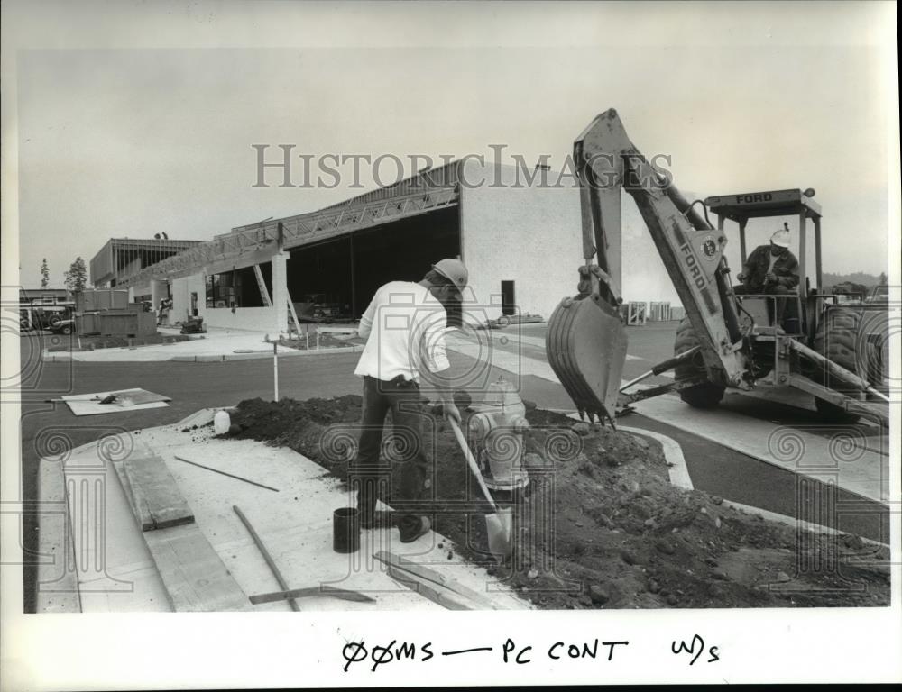 1987 Press Photo Construction of Fred Meyer Store - orb11881 - Historic Images