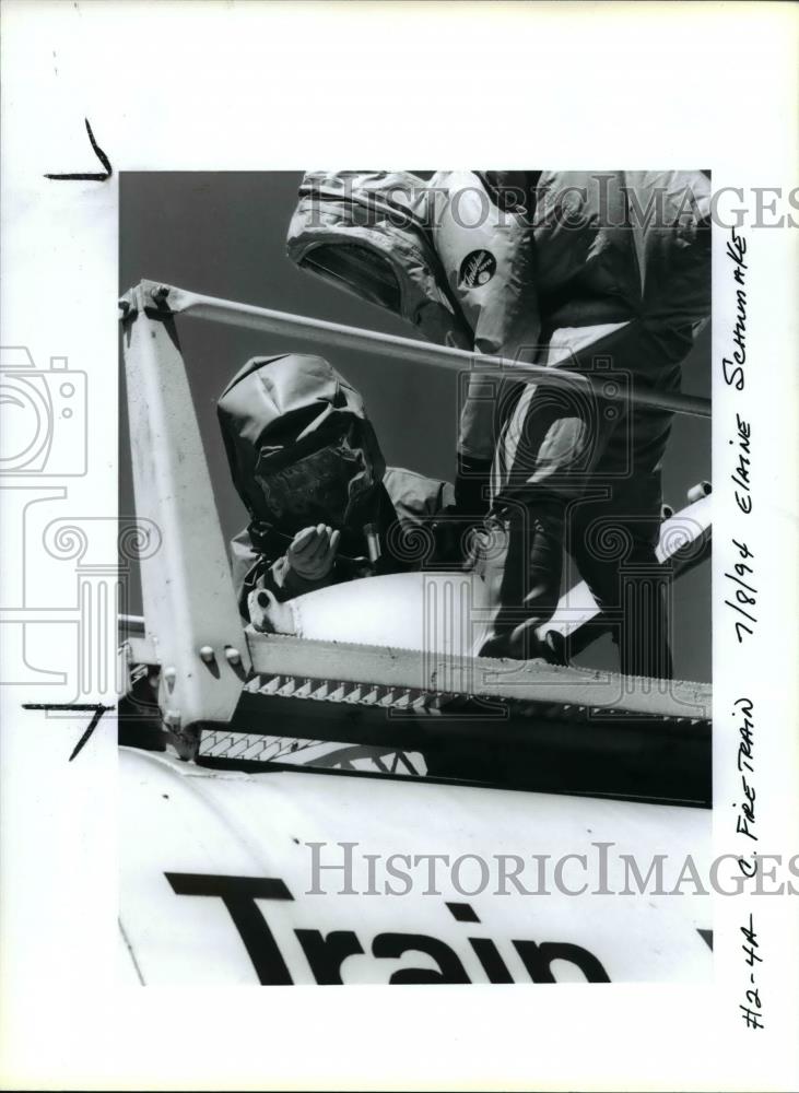1994 Press Photo Fire Fighters Prepping For The Battle Ahead - orb12654 - Historic Images