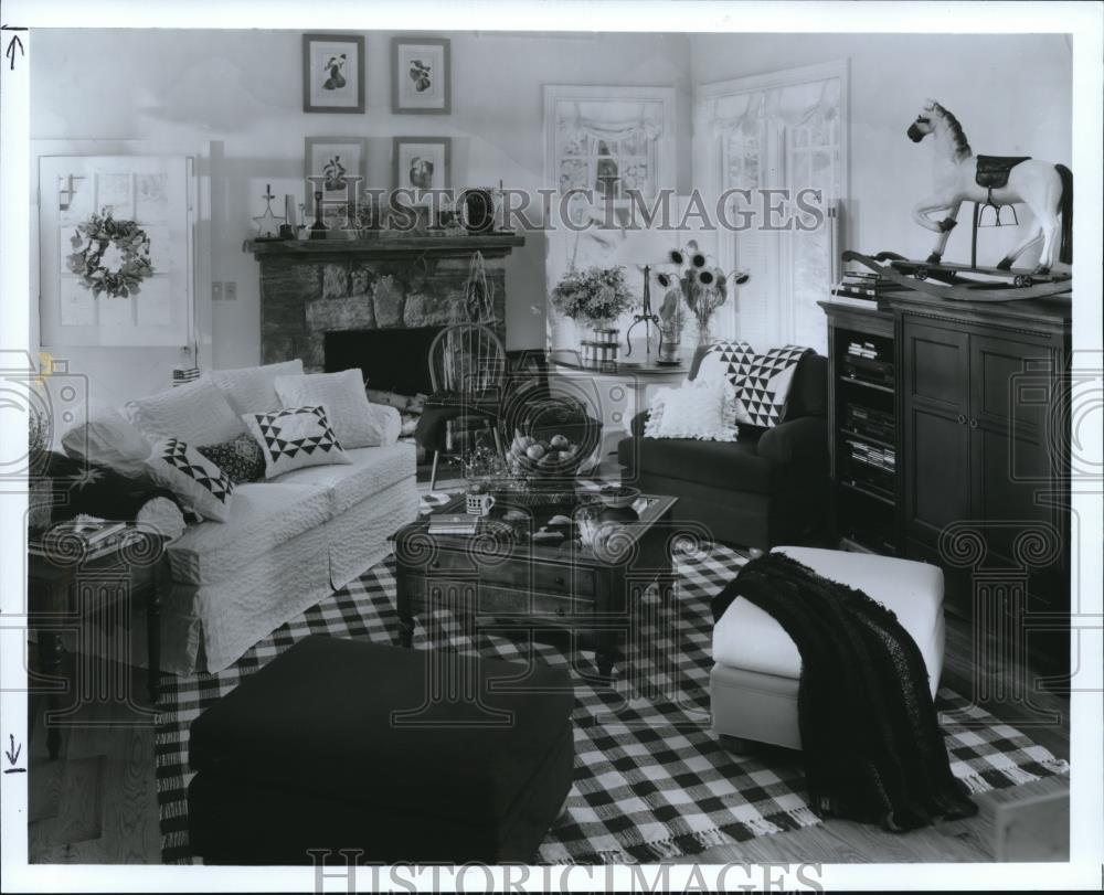 1993 Press Photo Decorated Living Room with Furniture - orb13054 - Historic Images