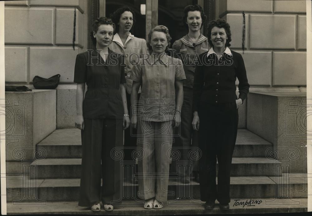 1942 Press Photo First Women Employees of the State Ind&#39;l Accident Commission - Historic Images