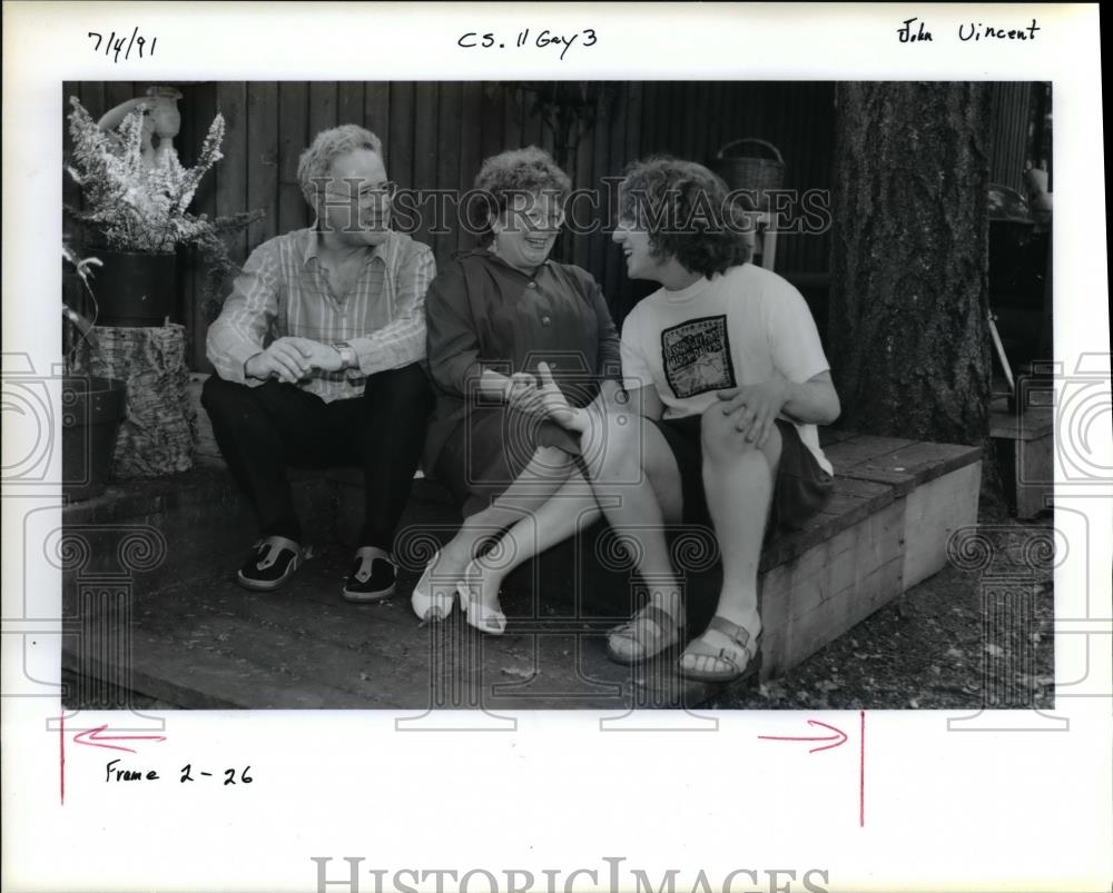 1991 Press Photo Jason Zenobia Saffir with his Parents, Donna and Arthur - Historic Images