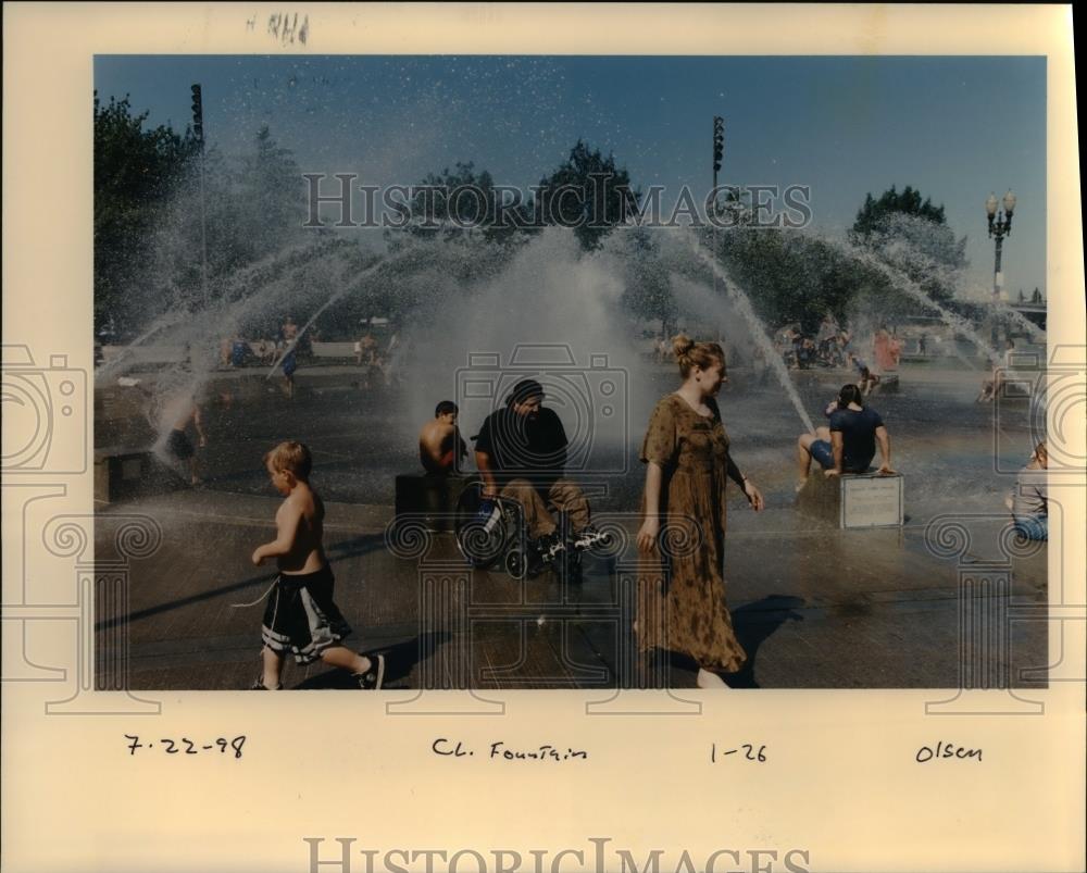 1998 Press Photo Salmon Street Springs Fountain - orb16183 - Historic Images