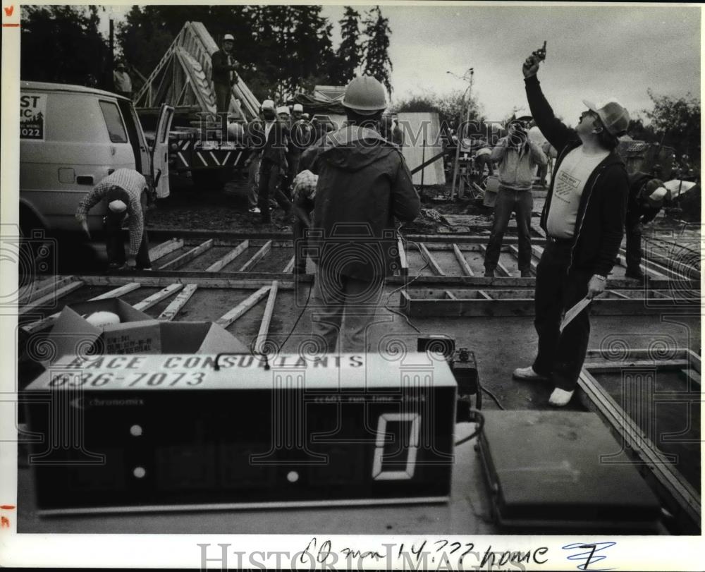 1983 Press Photo Workers Start on Walls for House Construction - orb17066 - Historic Images