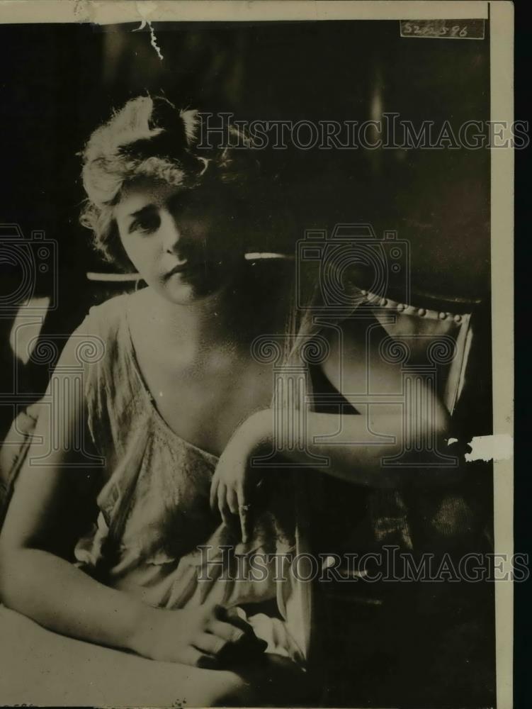 Press Photo Woman in gown - orb17397 - Historic Images
